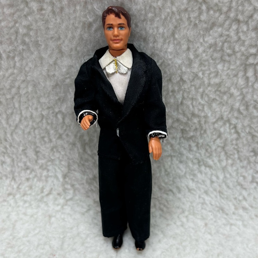 Barbie Ken 1994 vtg doll smaller 6.5" fully clothed brown hair blue eyes